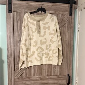 SHEIN Cream and Tan Leopard Print Sweater